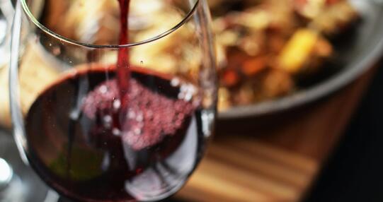 QBUS - GASTRONOMISCHES ANGEBOT FÜR JED N GESCHMACK